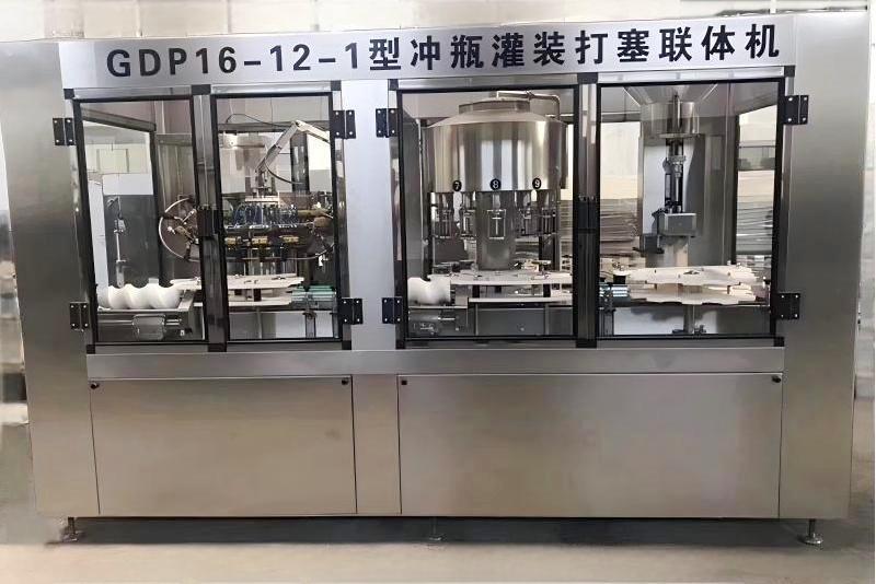 葡萄酒，果酒冲瓶灌装打塞一体机